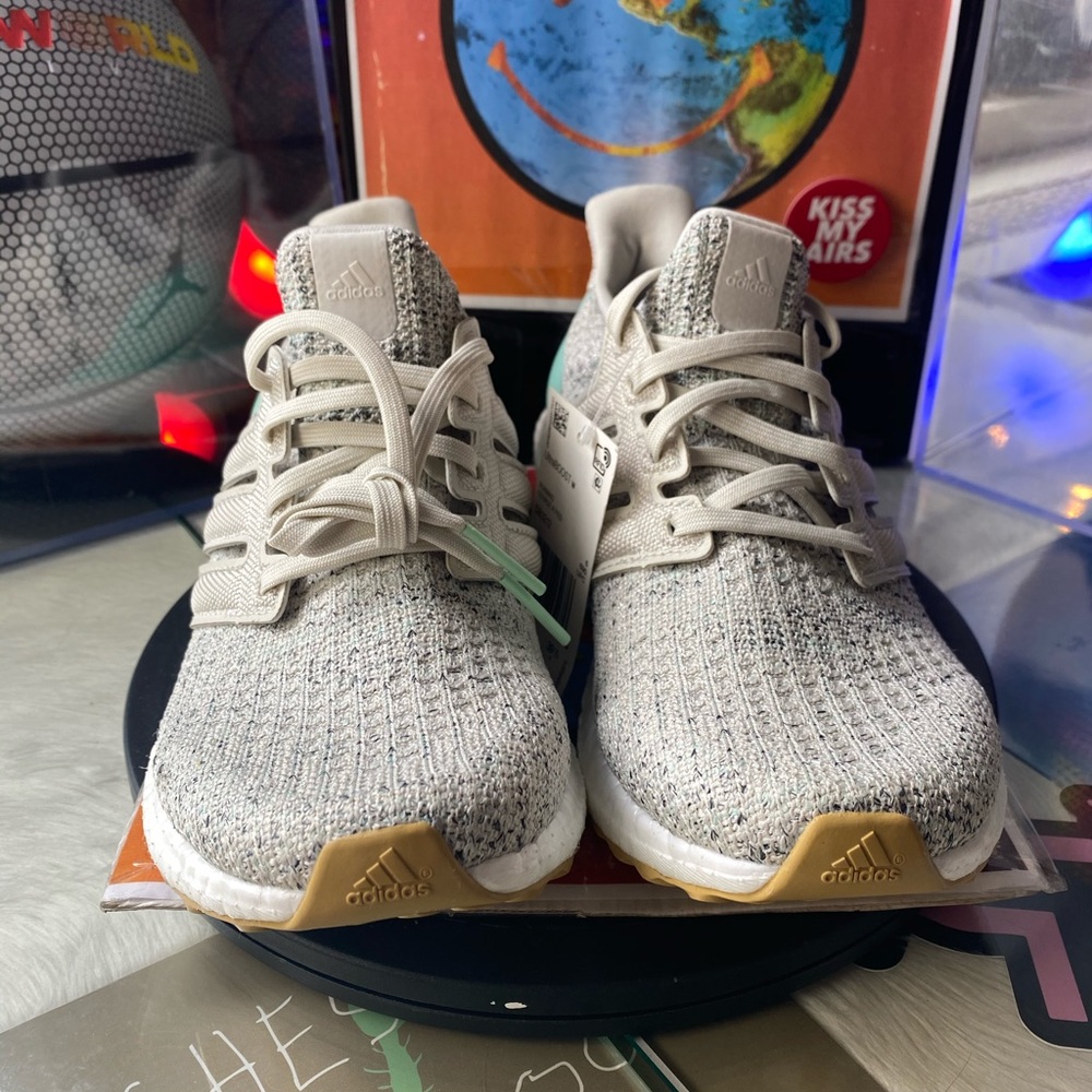 🆕 Adidas UltraBoost 4.0 Carbon Mint - Womens - Picture 2 of 11